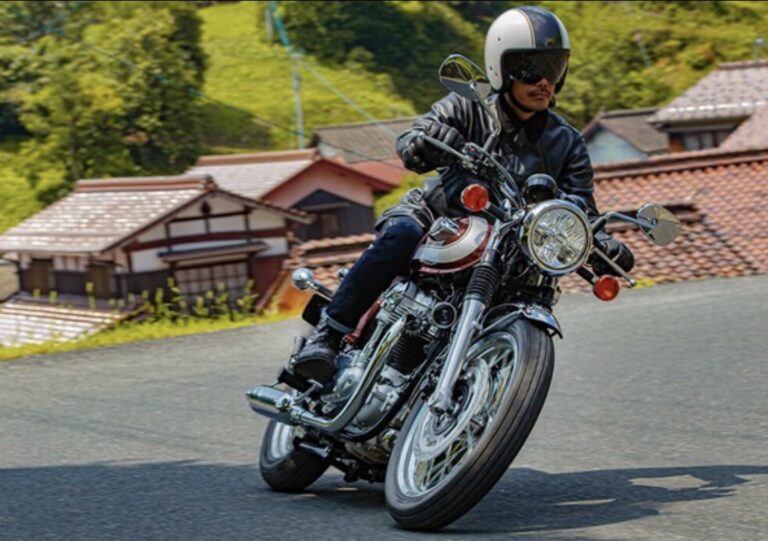2020 KAWASAKI W800: Retro Modern