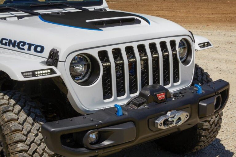 Jeep Magneto: Electrified Off-Roader